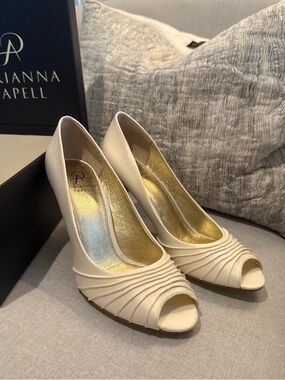 Adrianna Papell Satin Heels in Ivory with Box Label NEW NEVER WORN